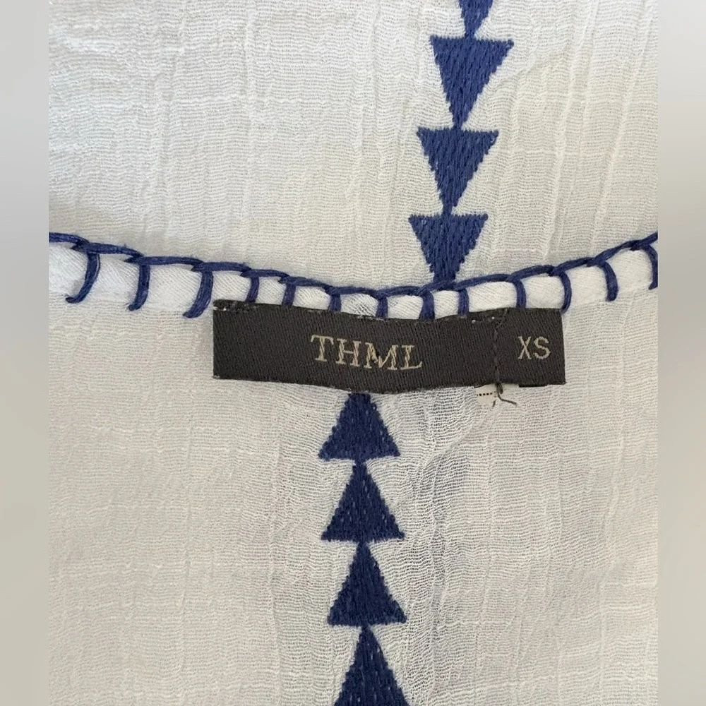 NWOT THML White and Blue Embroidered Boho dress in size X-Small Just gorgeous ❤️